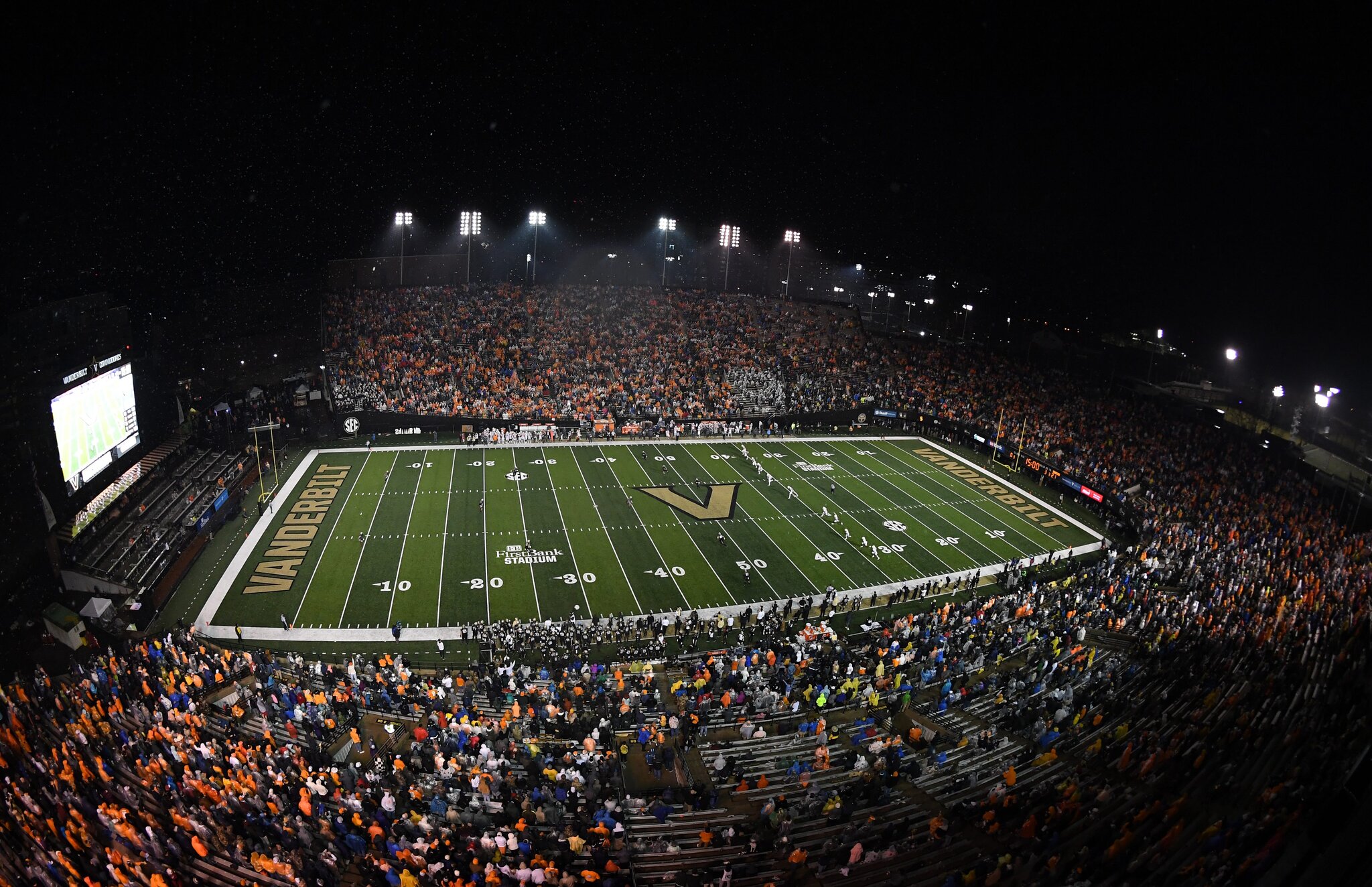 Ranking all 16 SEC stadiums by capacity: Where does Texas land?