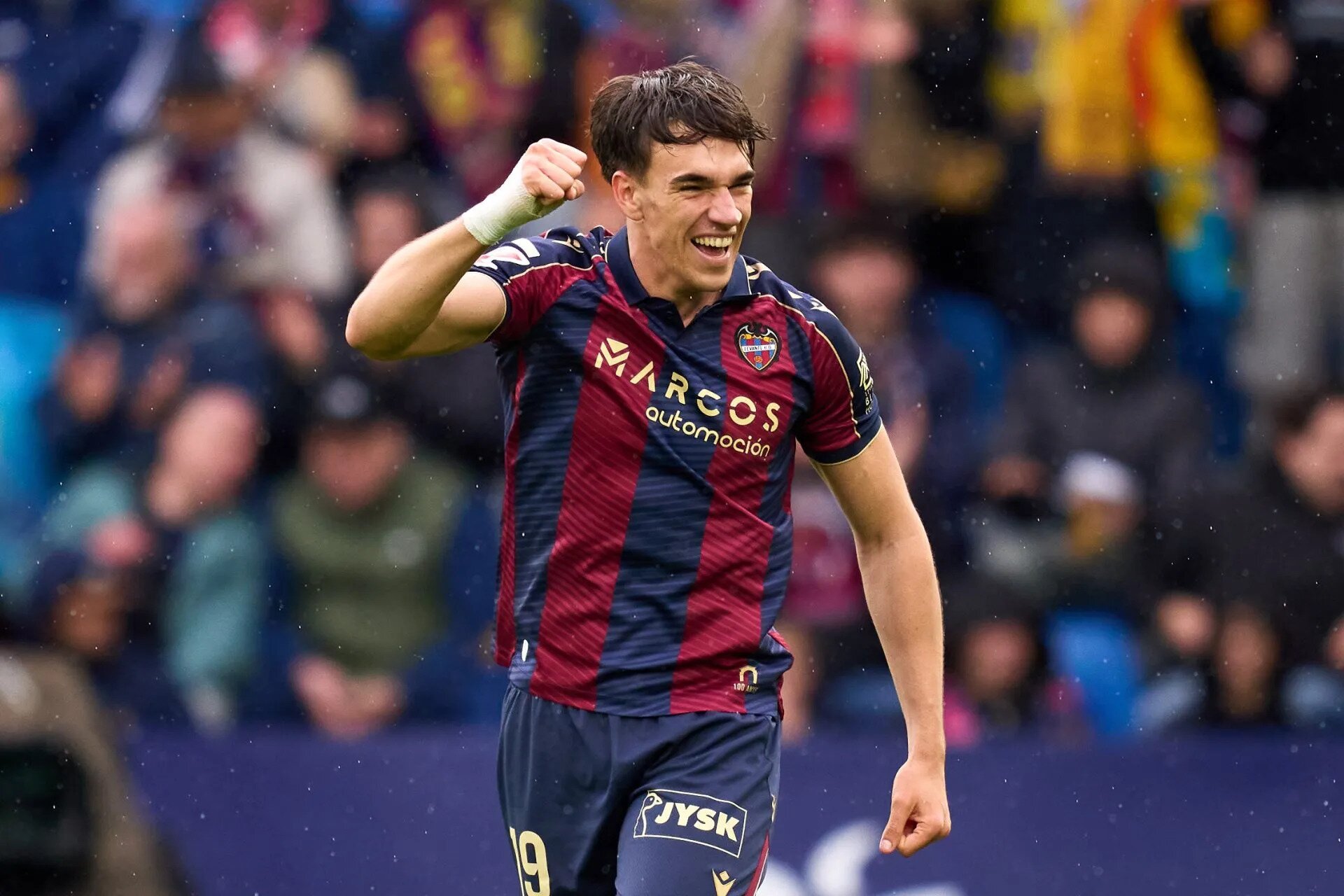 Confirmed: Real Madrid sign 21-year-old La Liga striker on five year deal