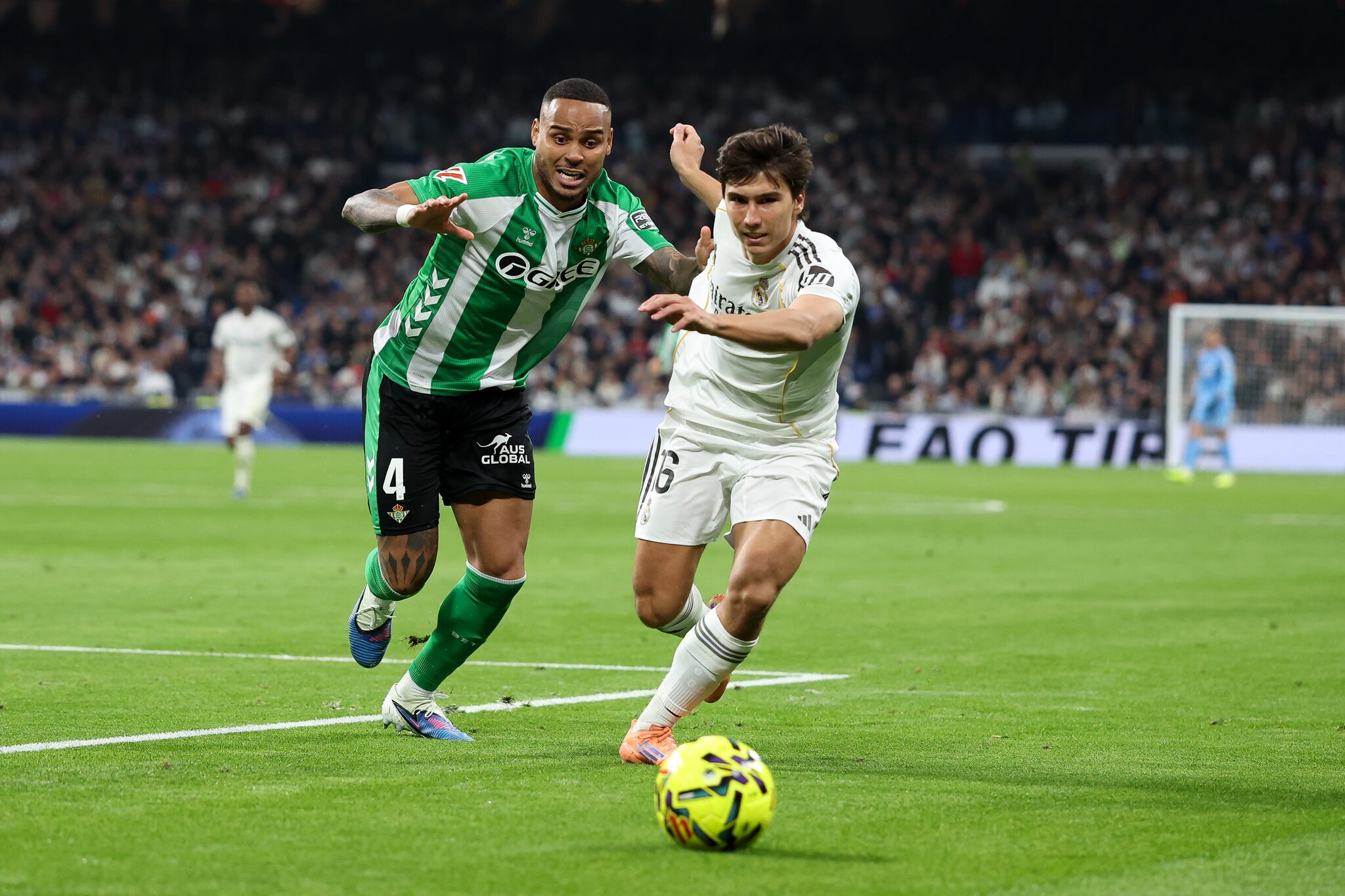 Premier League side closing in on double deal with Real Madrid