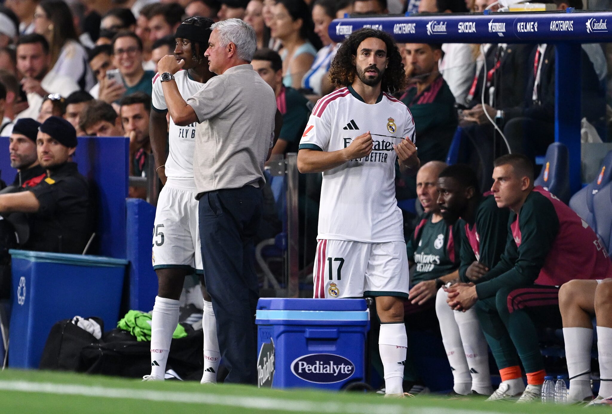 Marc Cucurella, Yan Diomande presented as Real Madrid players – “It is an honour to wear the shirt of the best club in the world