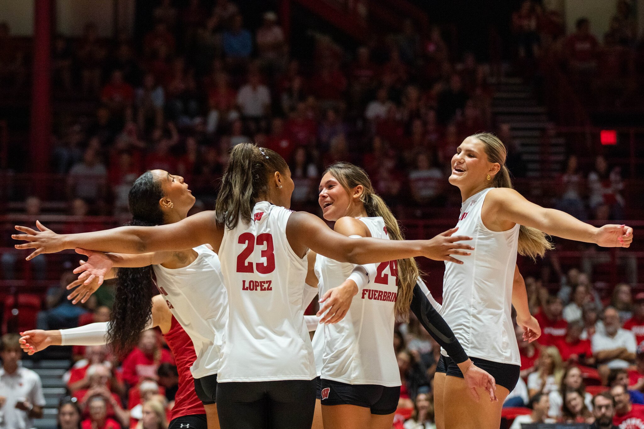 3 takeaways from Wisconsin's exhibition win, surprising fourth set