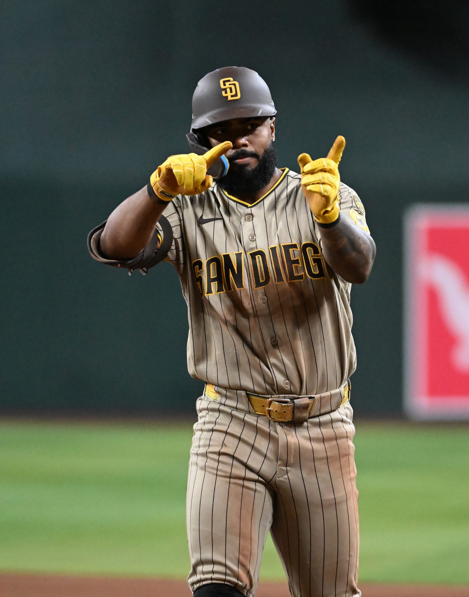 Brewers to meet Padres, including deadline additions and Luis Rengifo