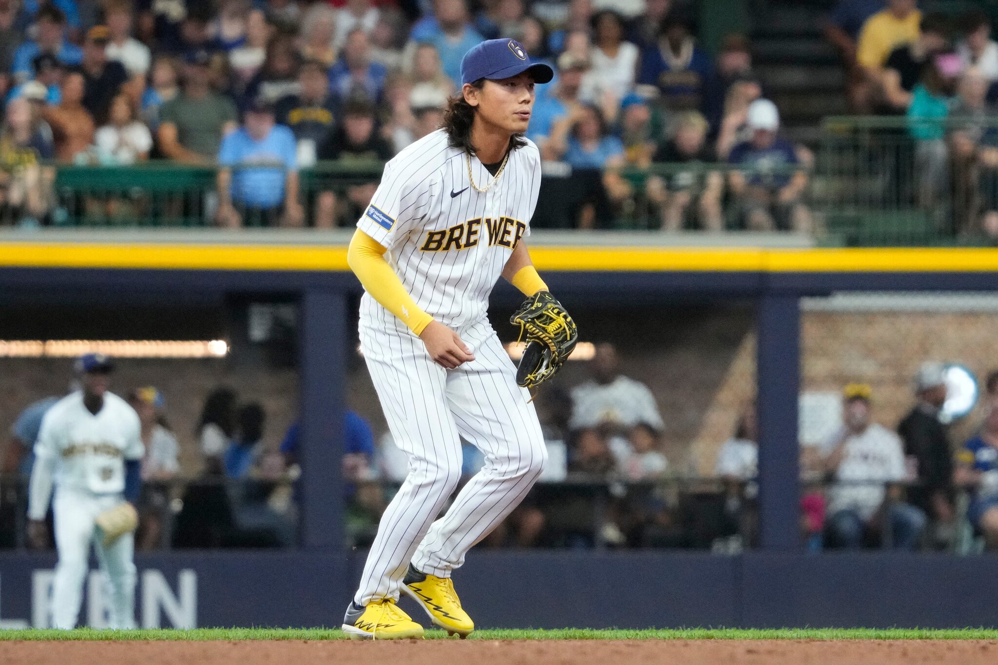 Brewers DFA Jihwan Bae and acquire Jonathan Ornelas from A's