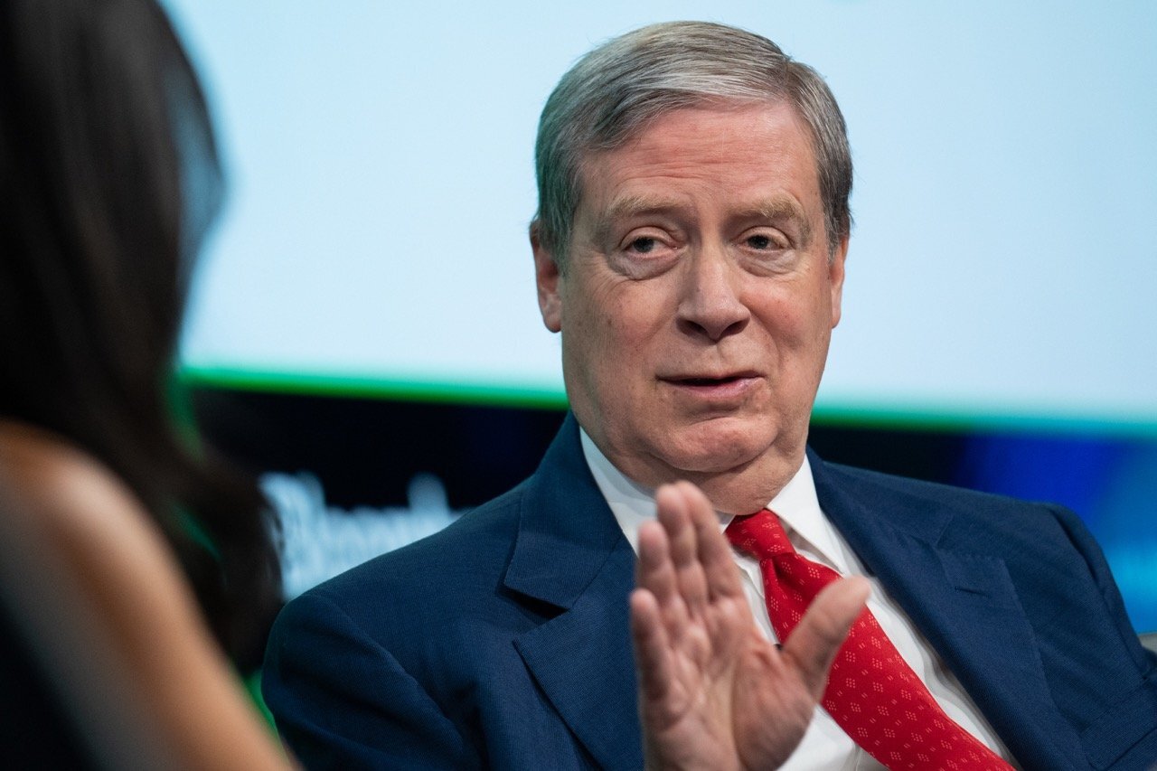 Billionaire Stanley Druckenmiller Sold Broadcom and Bought These Artificial Intelligence (AI) Giants Instead