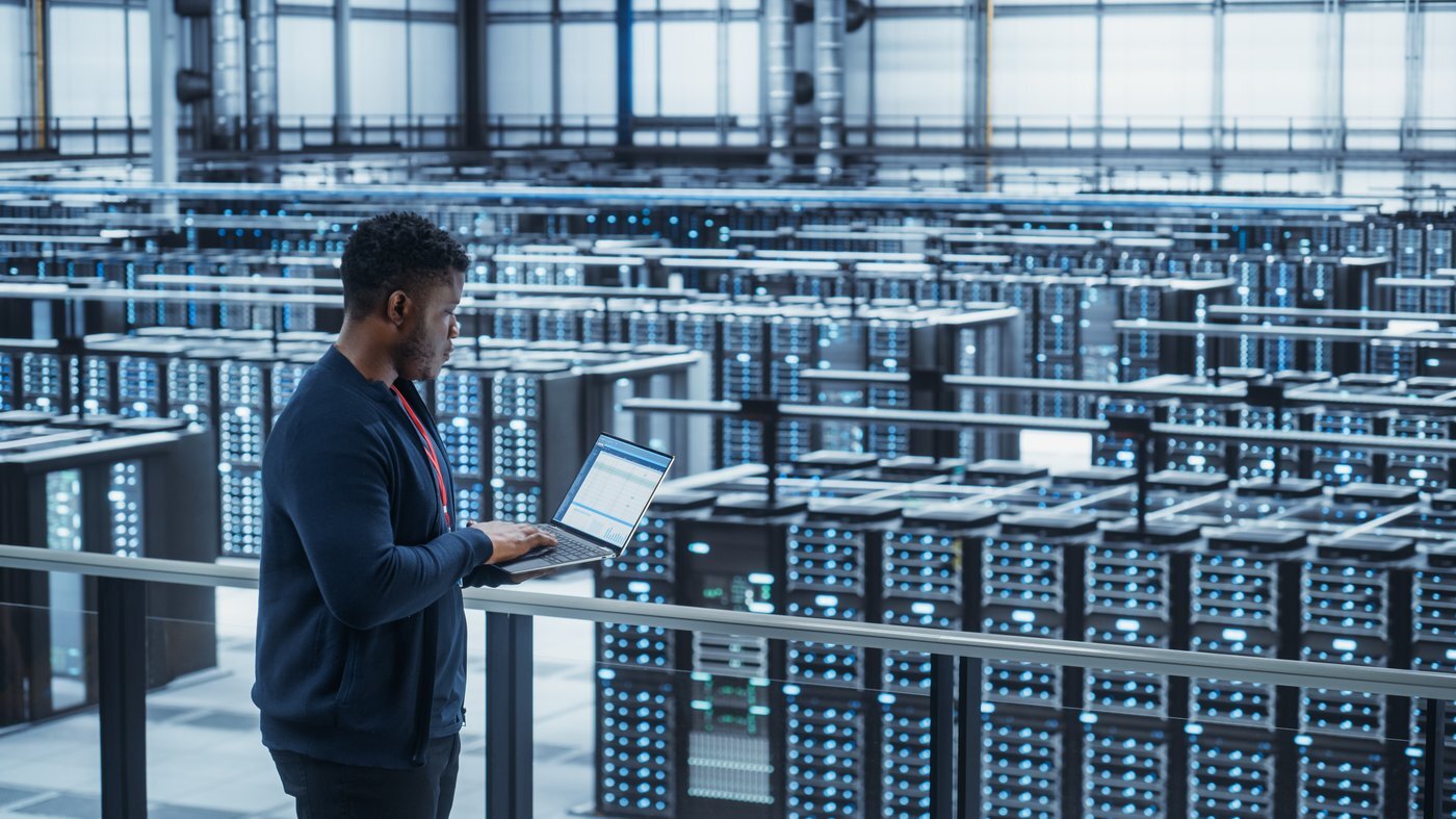 Seagate Technology Is Soaring After Its Strong Earnings Report. Should You Buy Western Digital Before Its Earnings Report?