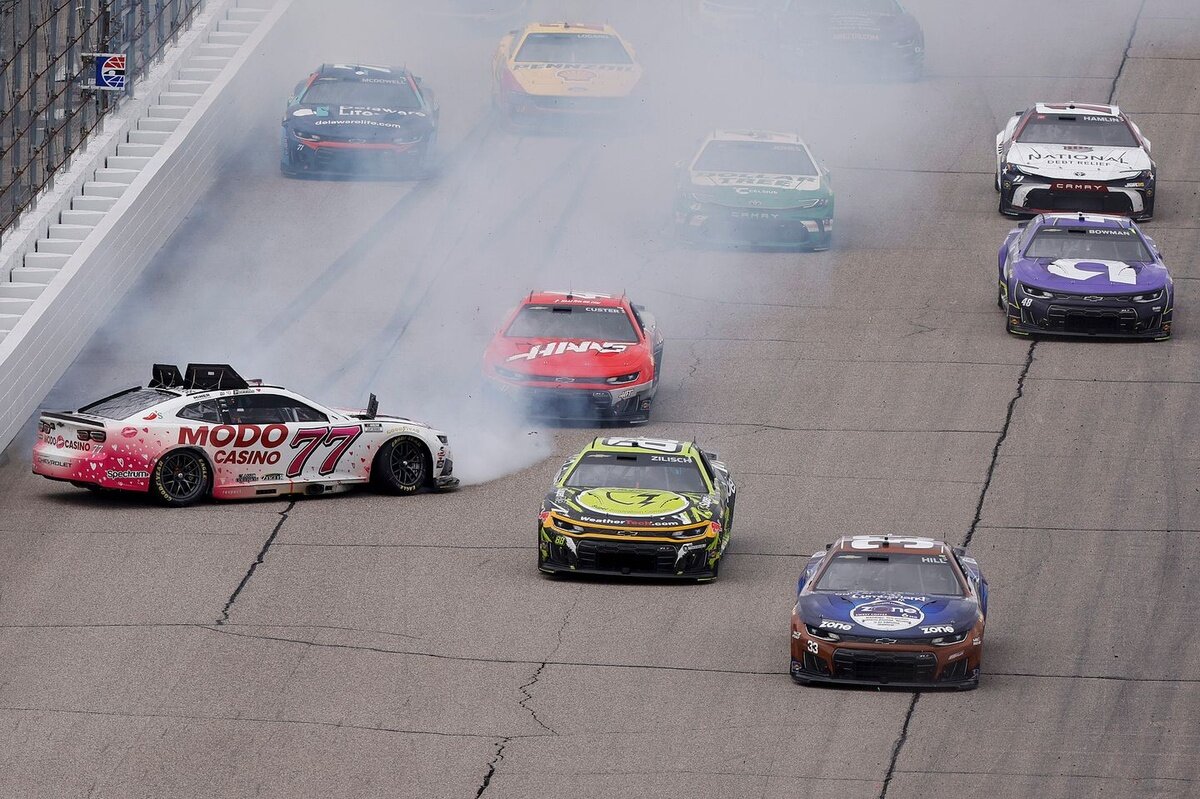 Kyle Larson thinks Carson Hocevar spun out at New Hampshire on purpose