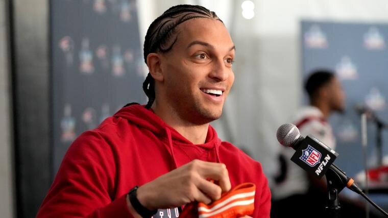 Mack Hollins' Outfit for Post-Practice Interview Doesn't Disappoint