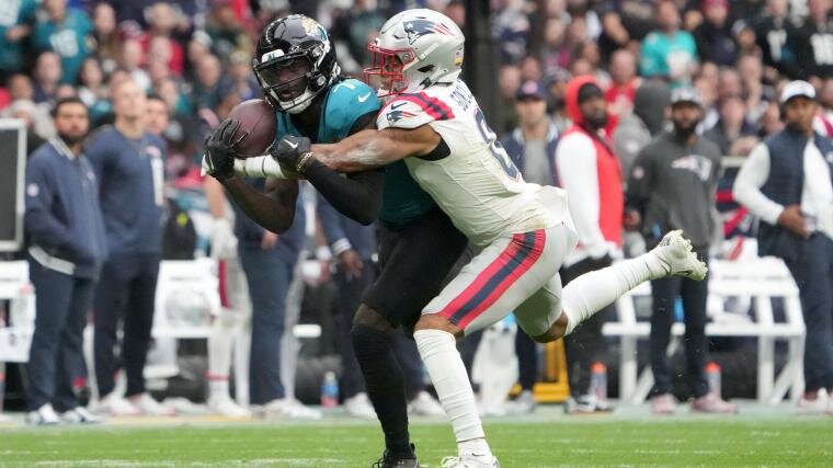 Mike Vrabel Gives Christian Gonzalez Health Update for Patriots Week 1 Game