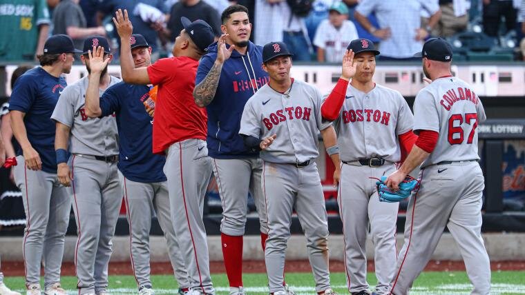 Red Sox Rally Past Giants To Complete Fenway Park Sweep