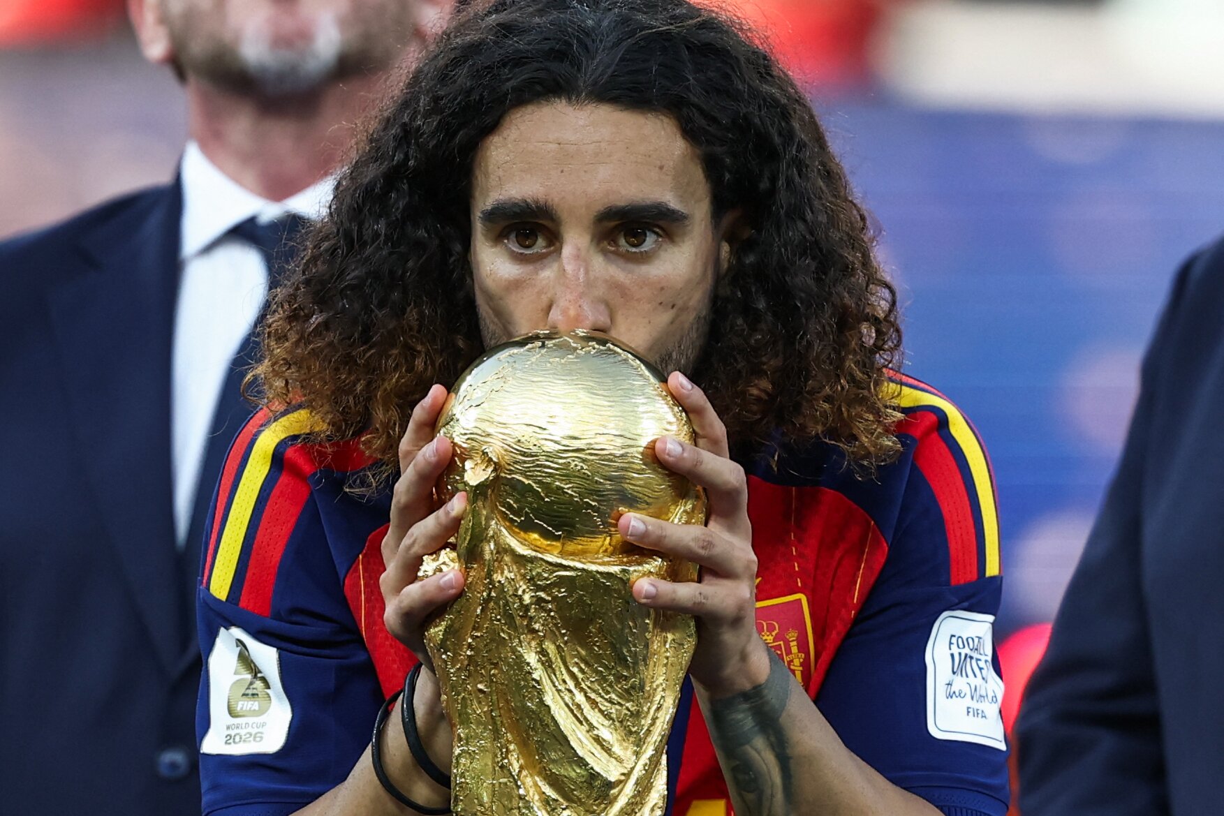 😳 Cucurella to keep promise and tattoo Spain boss's face