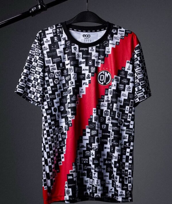 😱 Peru fourth-tier club unveils shirt with a THOUSAND sponsors