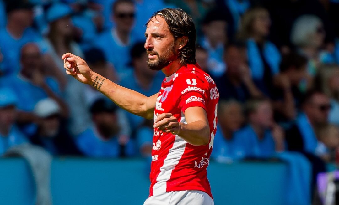 🎥 Keeper had a howler? Swedish league sees goal from MIIIIILES out; watch