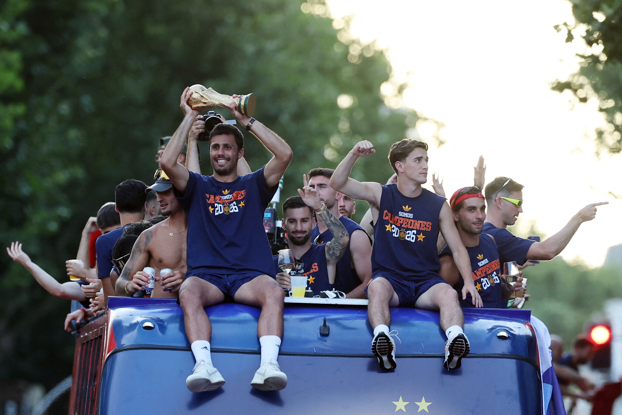 🚨 Reports: shock move on after all?! Rodri joins Barça