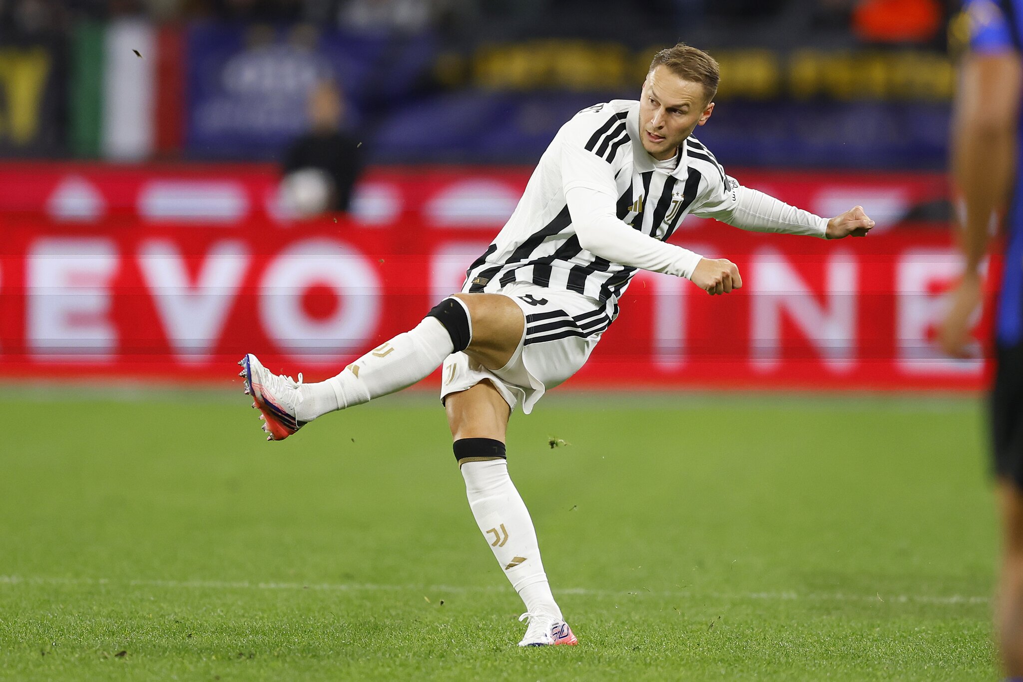 Bologna-Koopmeiners, Milan-Hojbjerg, Roma-Cacciamani: transfer latest 🤑