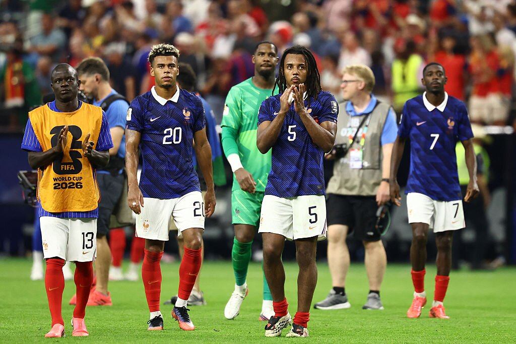 📸 Biggest problem solved: France star chills in a Germany shirt