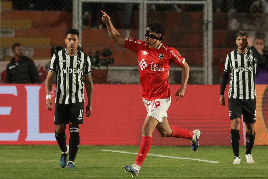 🎥 Botafogo thrashed and left in trouble in the Copa Sul-Americana