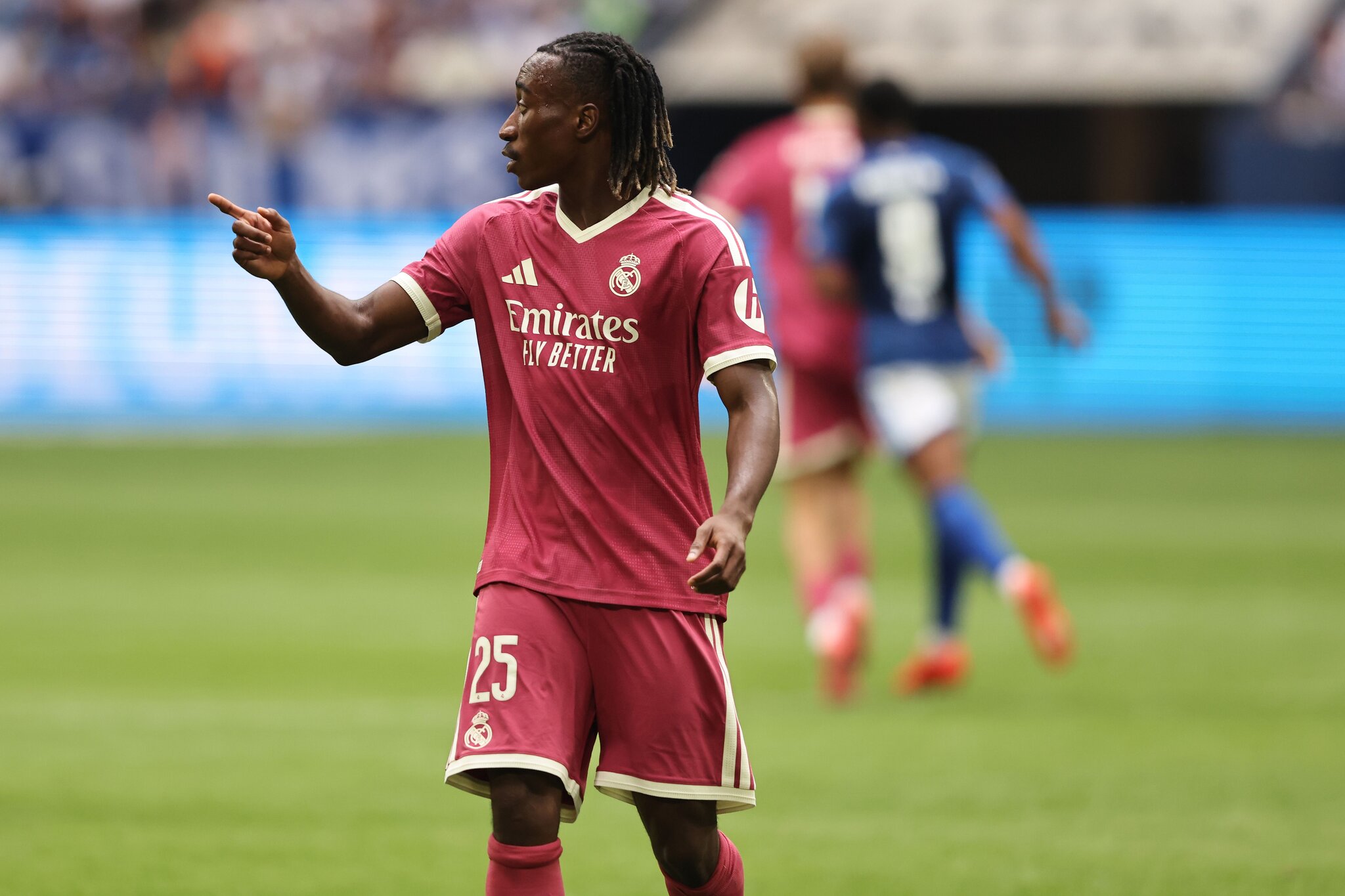 🗞️ Diomande, Cancelo, Lautaro... transfer talk leads Thursday’s back pages