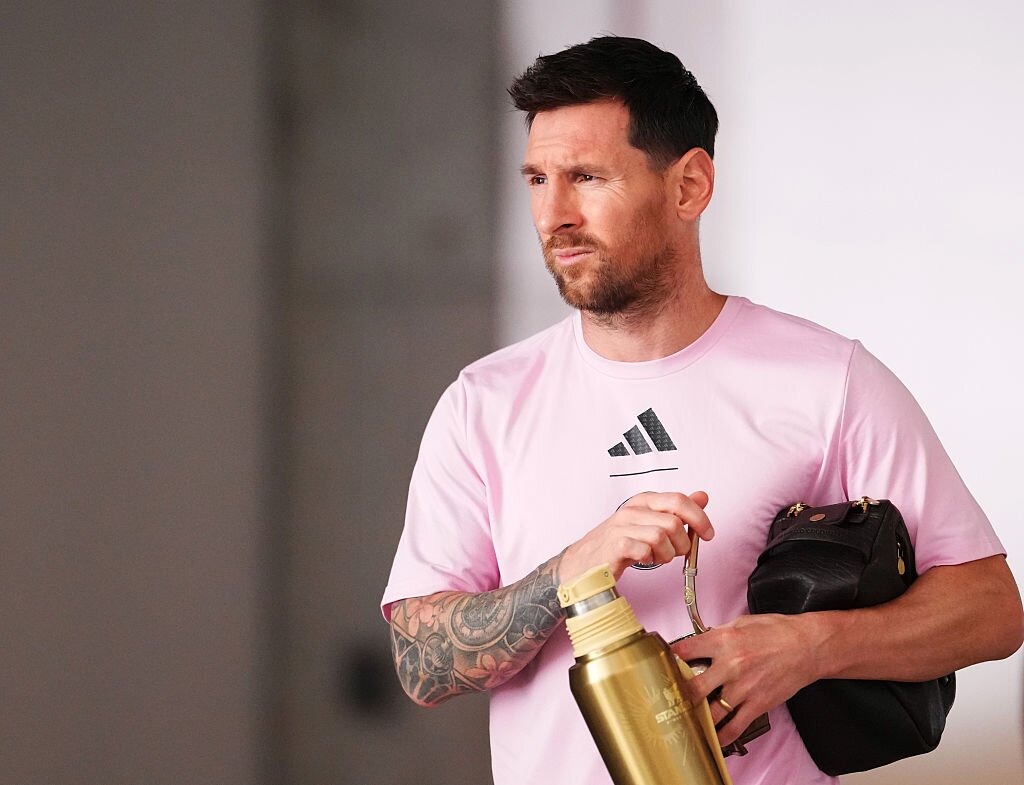 🚨 Messi named on Inter Miami's bench