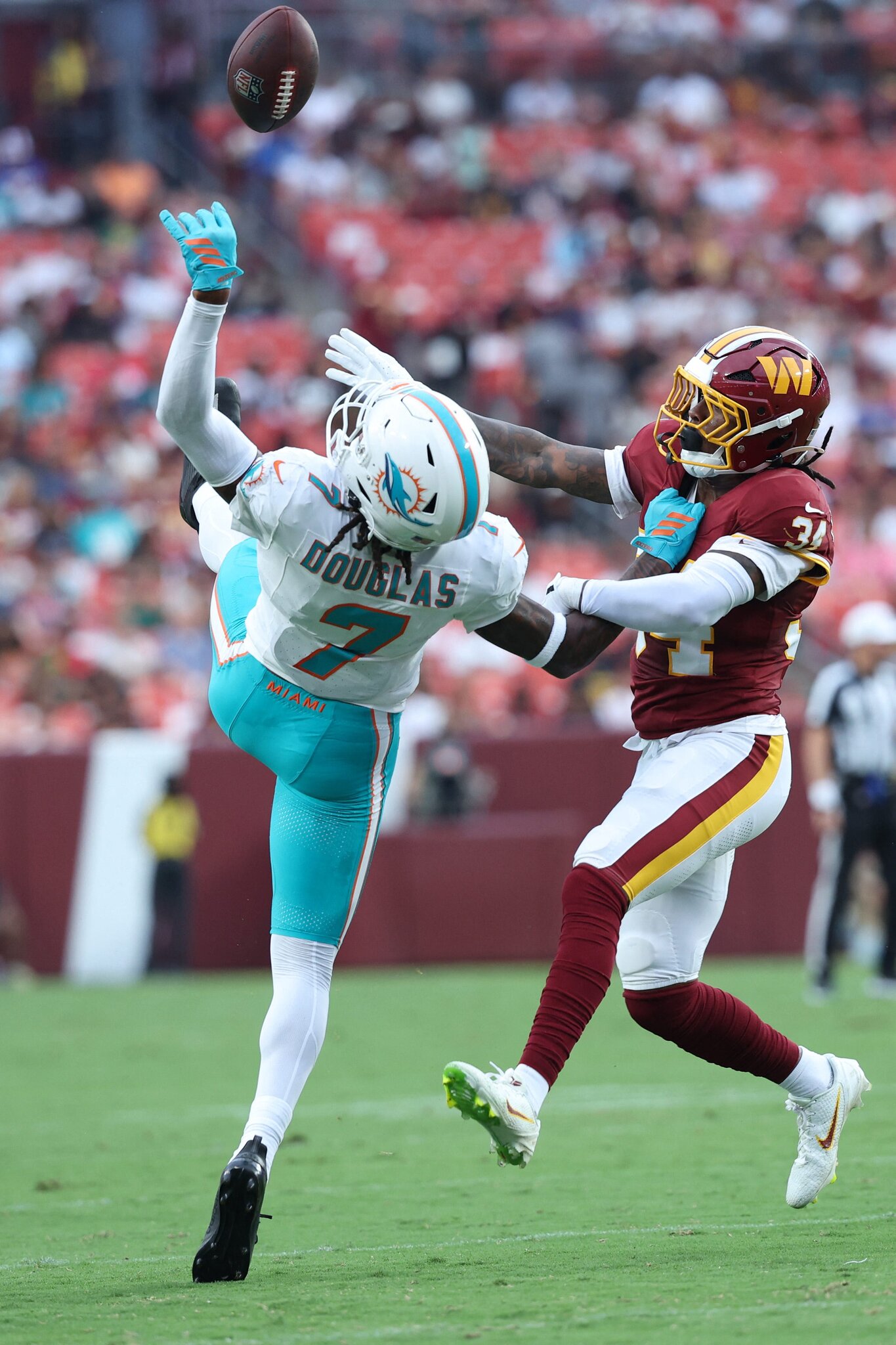 Grading Caleb Douglas and the Miami Dolphins' rookies for NFL debuts