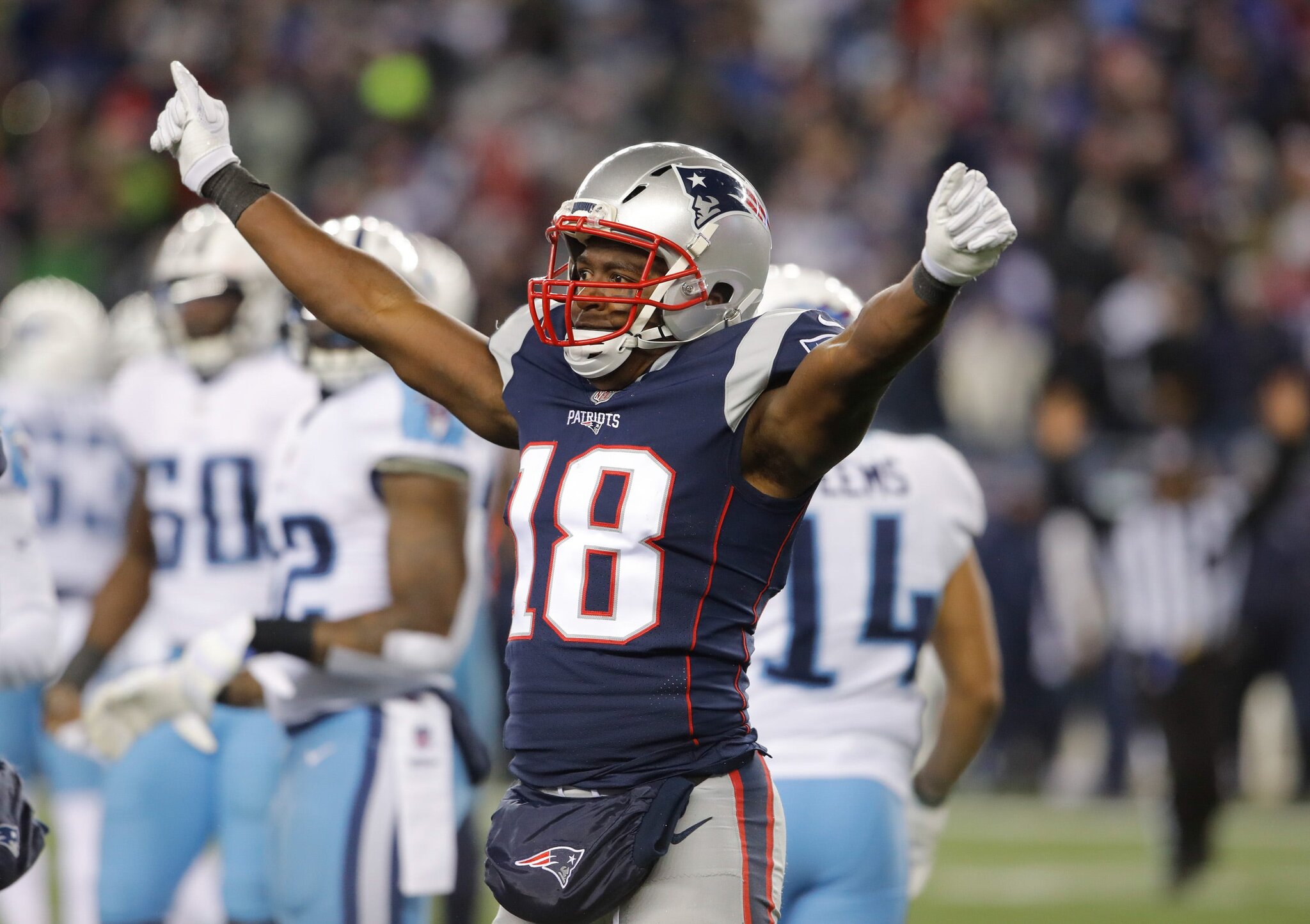 Patriots legend joins coaching staff for South Shore football team