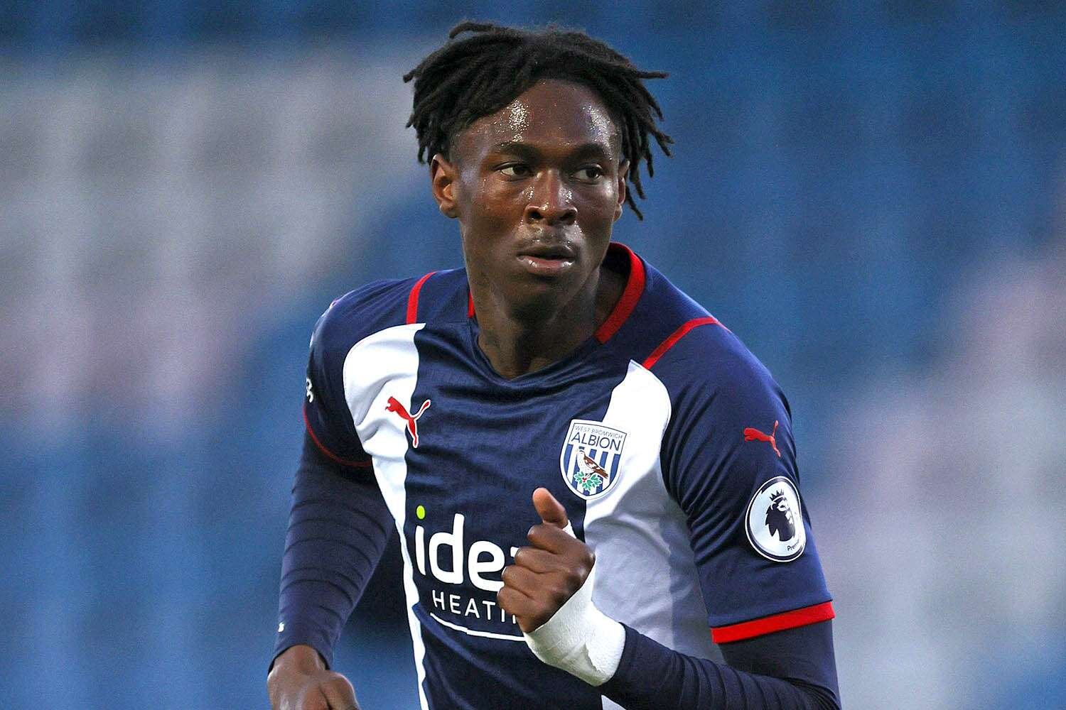 Soccer Player Quévin Castro, 25, Dies After Suddenly Collapsing During Game
