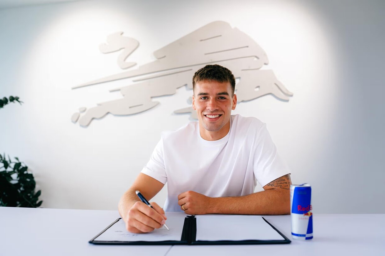 RB Leipzig sign Marc Guiu from Chelsea
