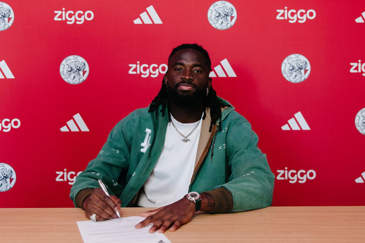 Tolu Arokodare joins Ajax on loan
