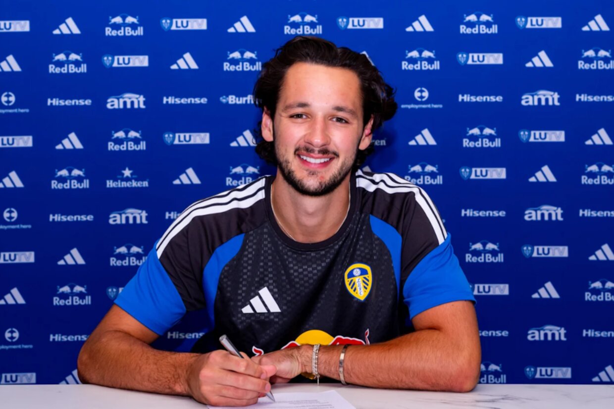 Leeds confirm Trafford in record transfer