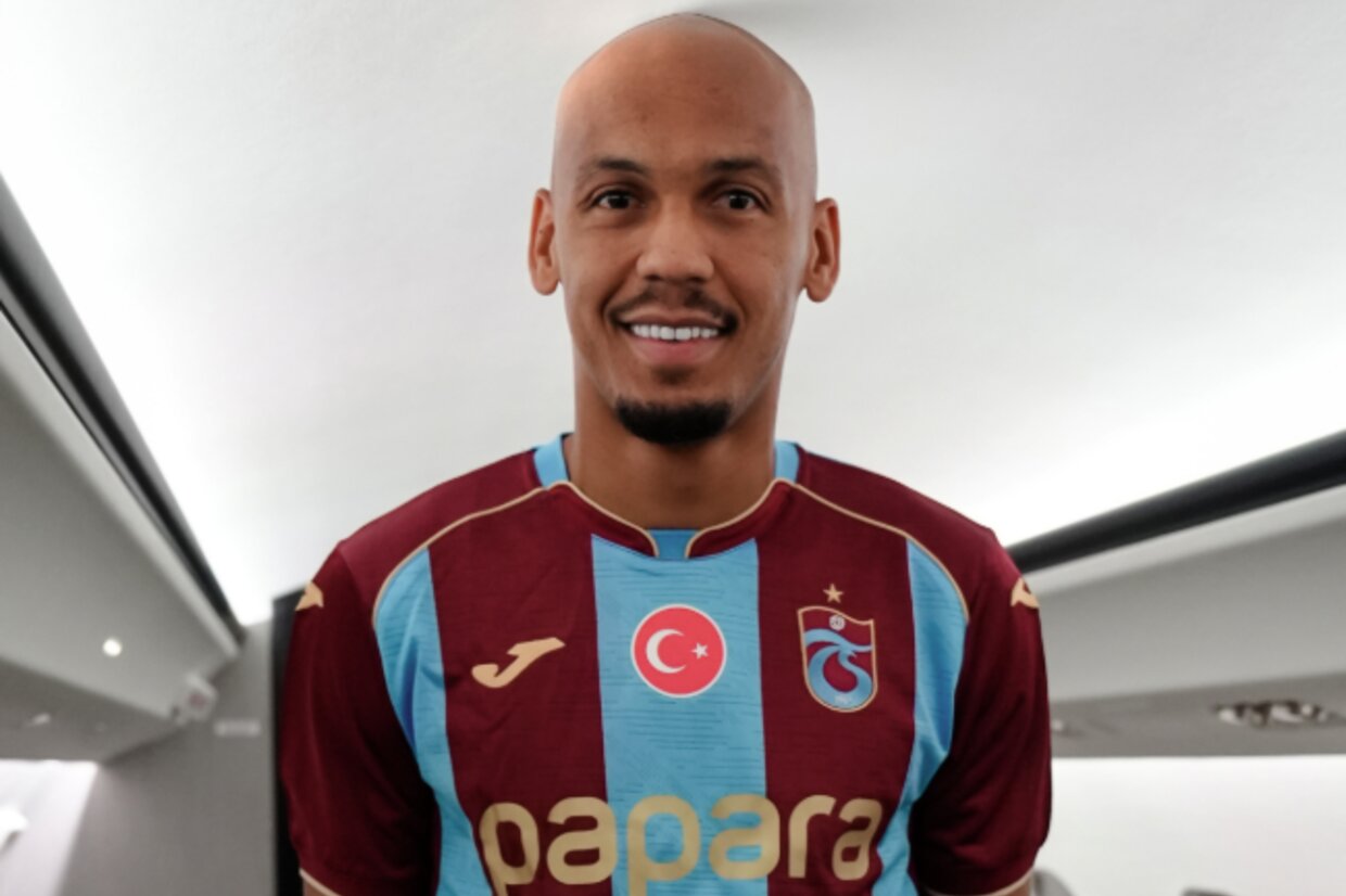 Fabinho reunites with Salah in Turkey