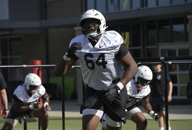 Gamecocks see greatness in Giwa, even if he's never played football