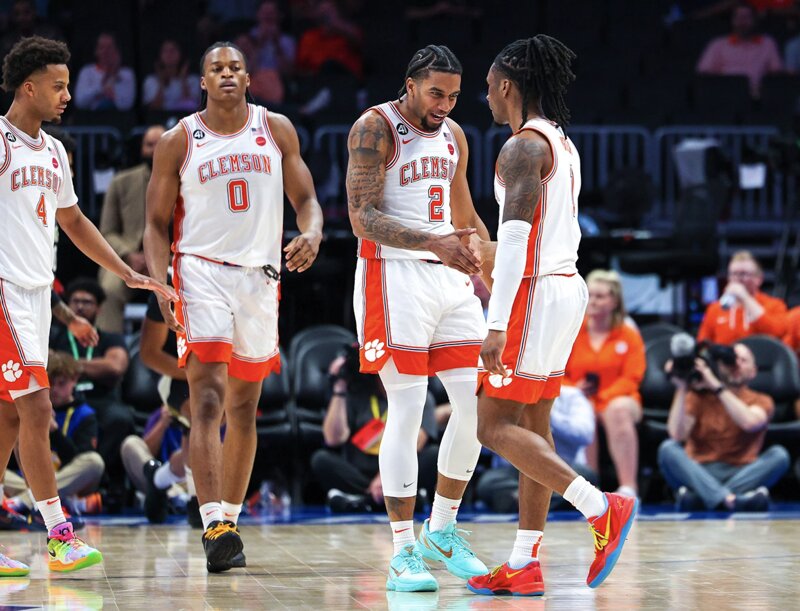 Former Clemson guard to enter transfer portal after being granted extra season, per report