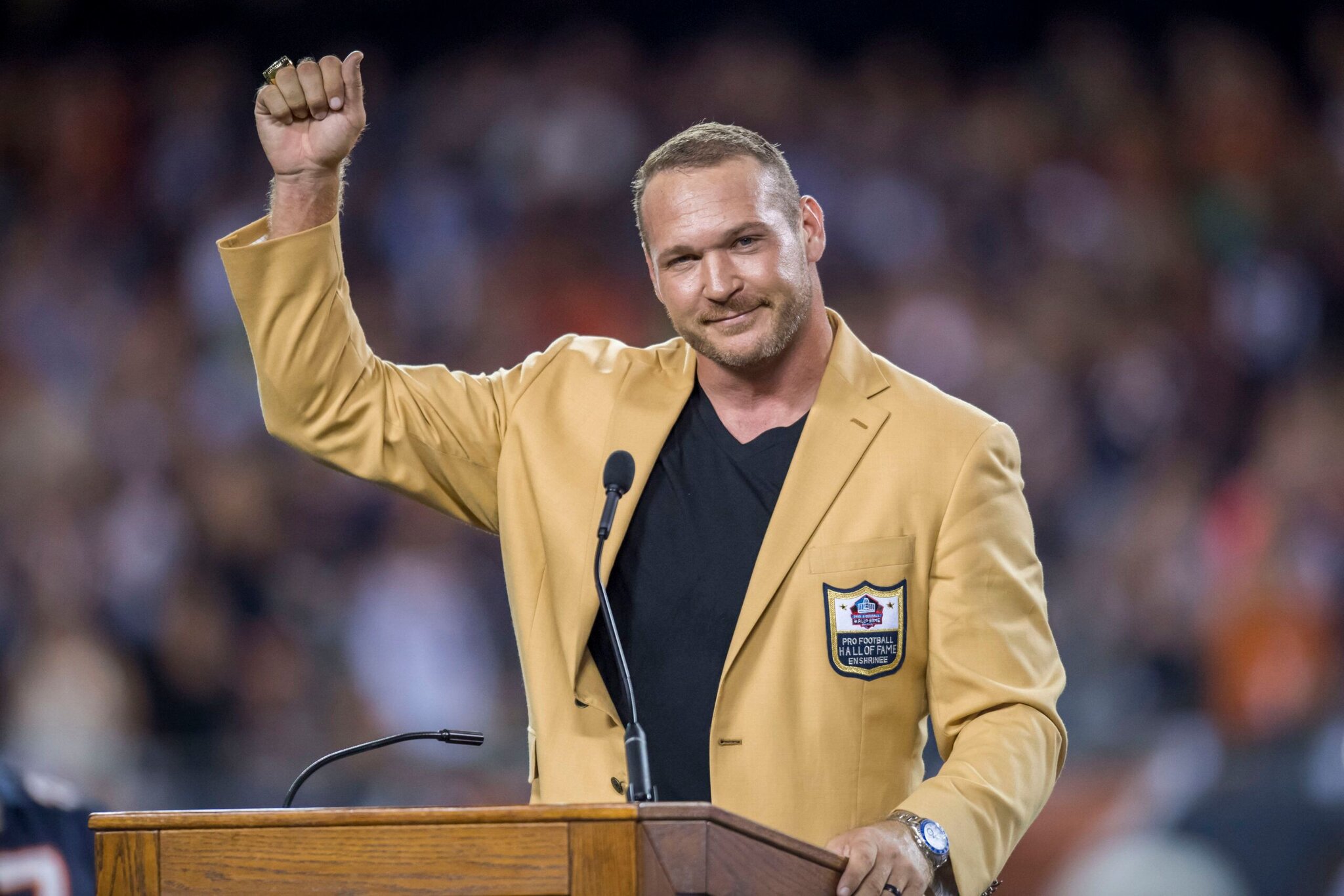 Quit Funding Illegal Immigrants’ — Bears Legend Slams Chicago’s Mayor Ahead of Team’s Rumored Move to Indiana