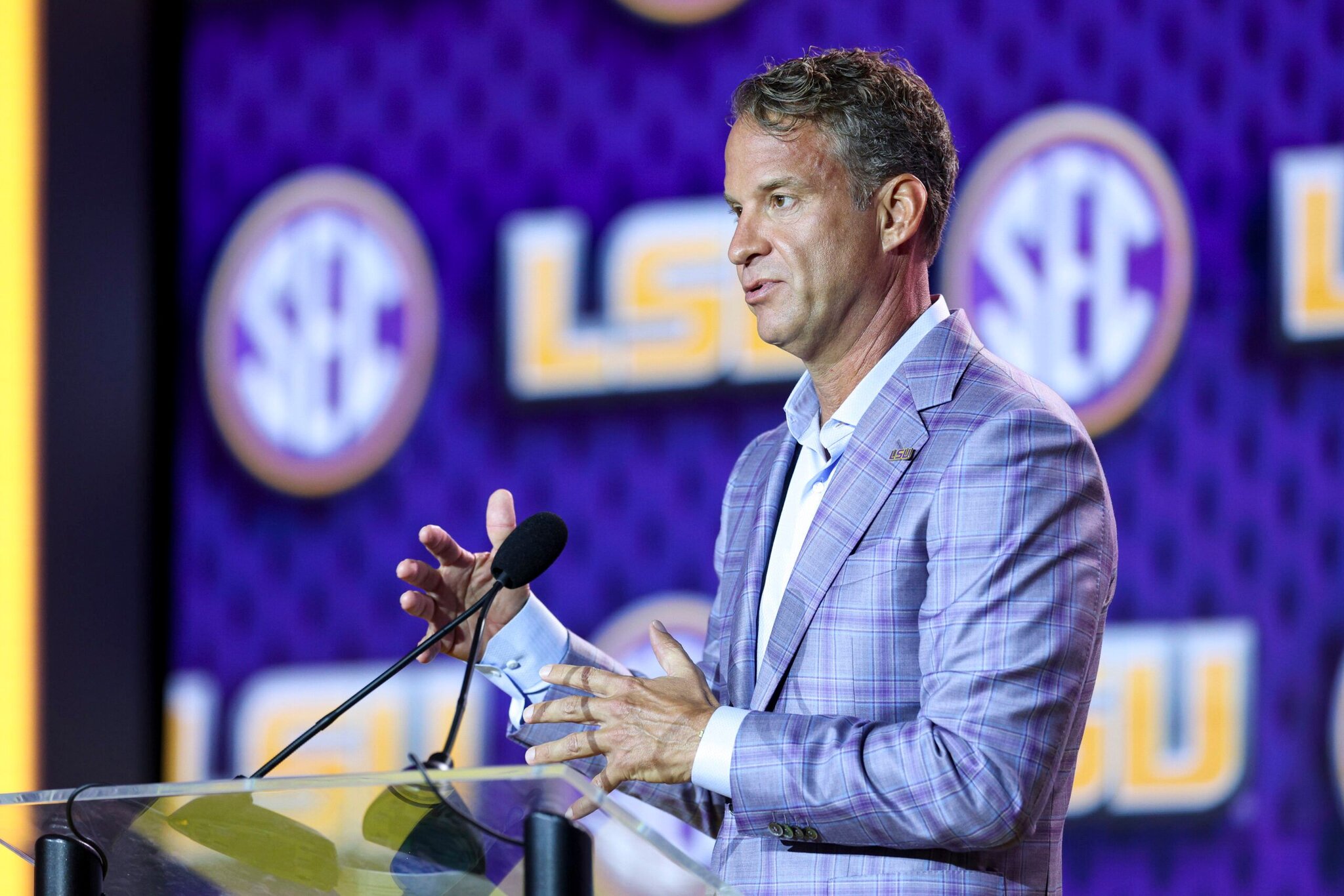 Insane,’ ‘Gets More Riveting by the Minute’ — CFB World Divided on Wild Revelation That Ole Miss Had FBI Sweep for Bugs After…