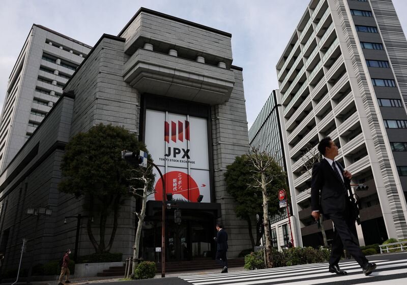 Global bonds rally on signs of support for US Treasury market