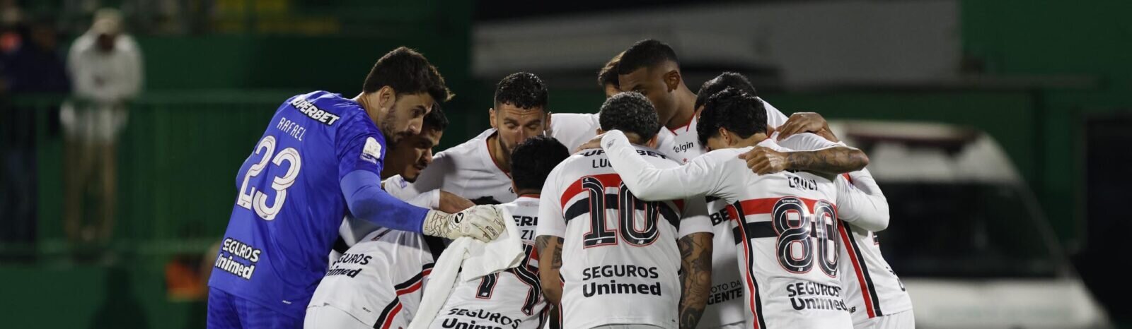 On the road, São Paulo suffer setback to Chapecoense in the Brasileiro