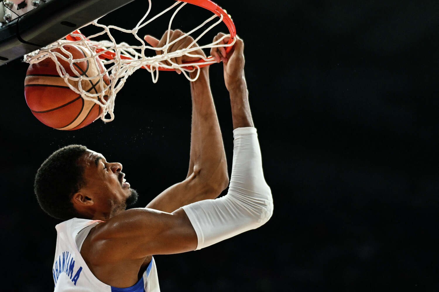 Wembanyama shines in return to FIBA stage