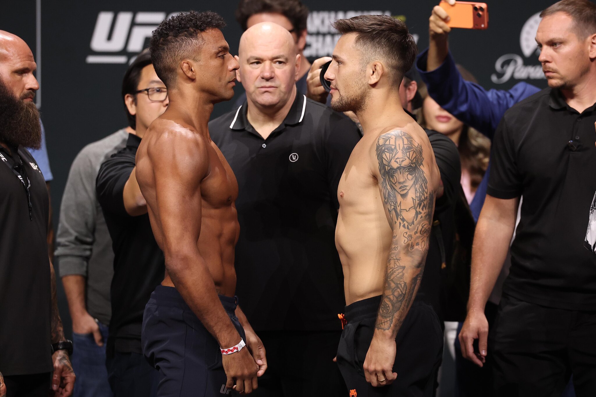 UFC 330 live blog: Edson Barboza vs. Esteban Ribovics