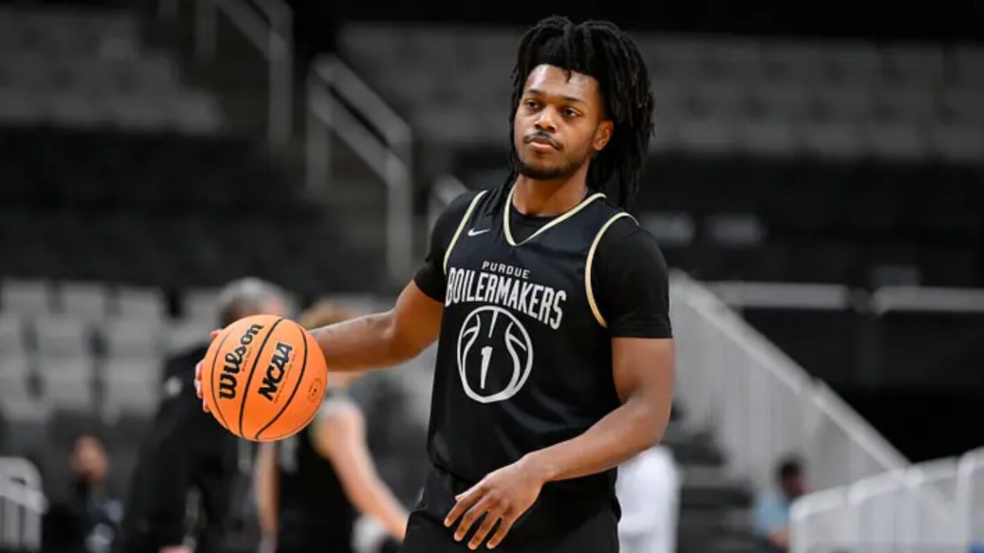 Boilers defeat Dinos 79-48 in Third Game of Canada Trip