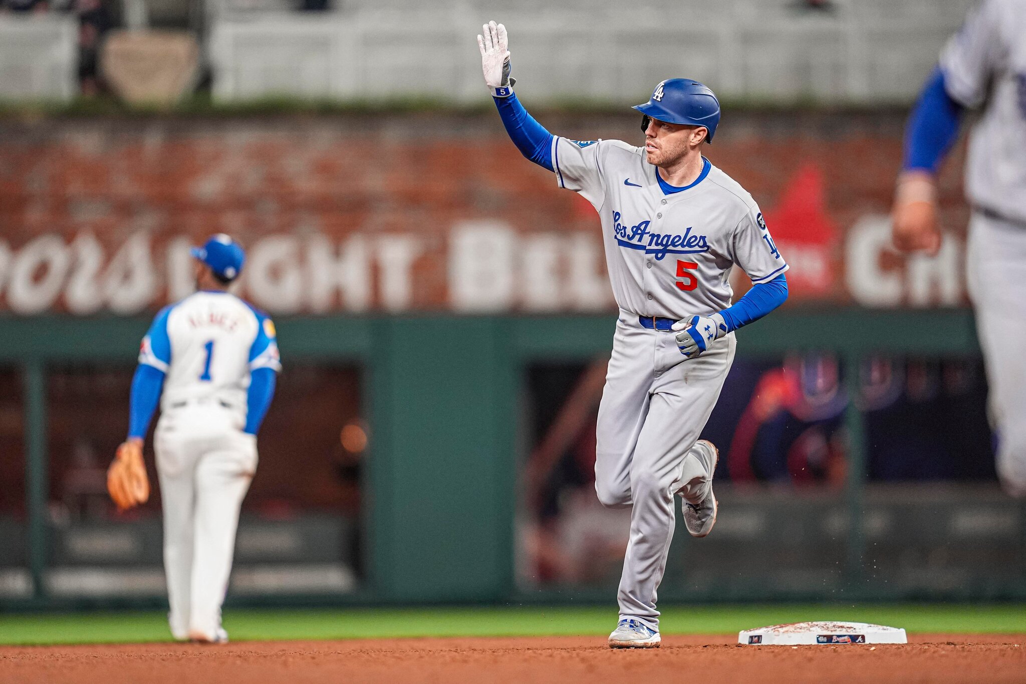 Dodgers at Braves game chat