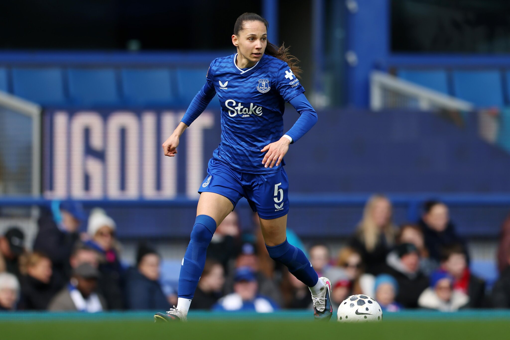 Fernandez leaves Everton Women for Barcelona, Layzell joins on loan from Man City