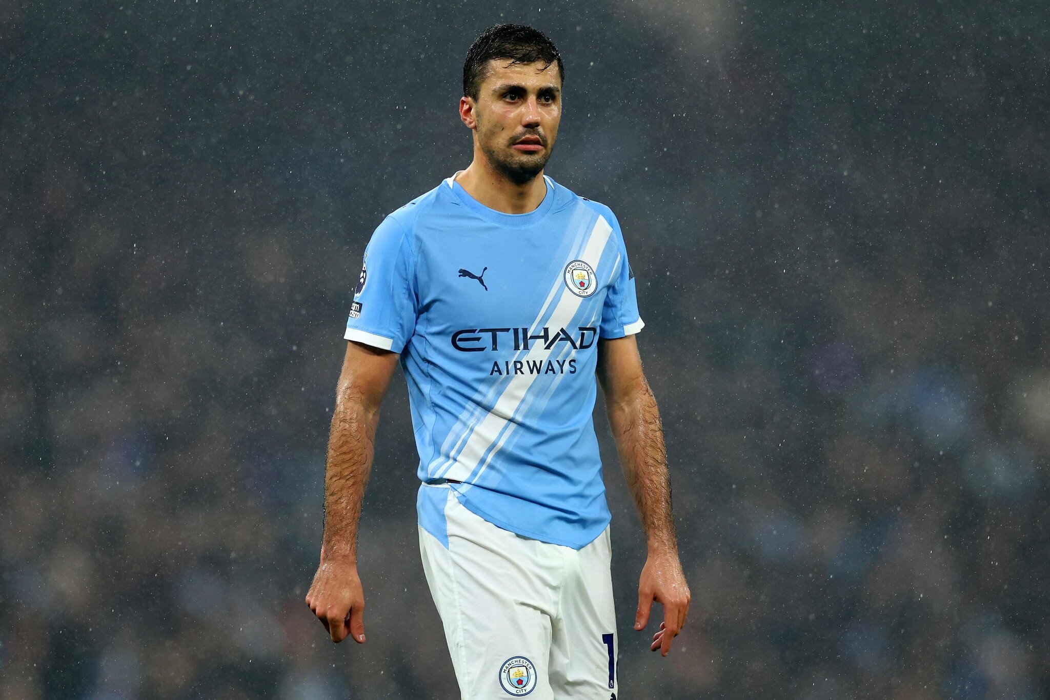 Barcelona send €45 million opening bid for Rodri as talks with Man City underway