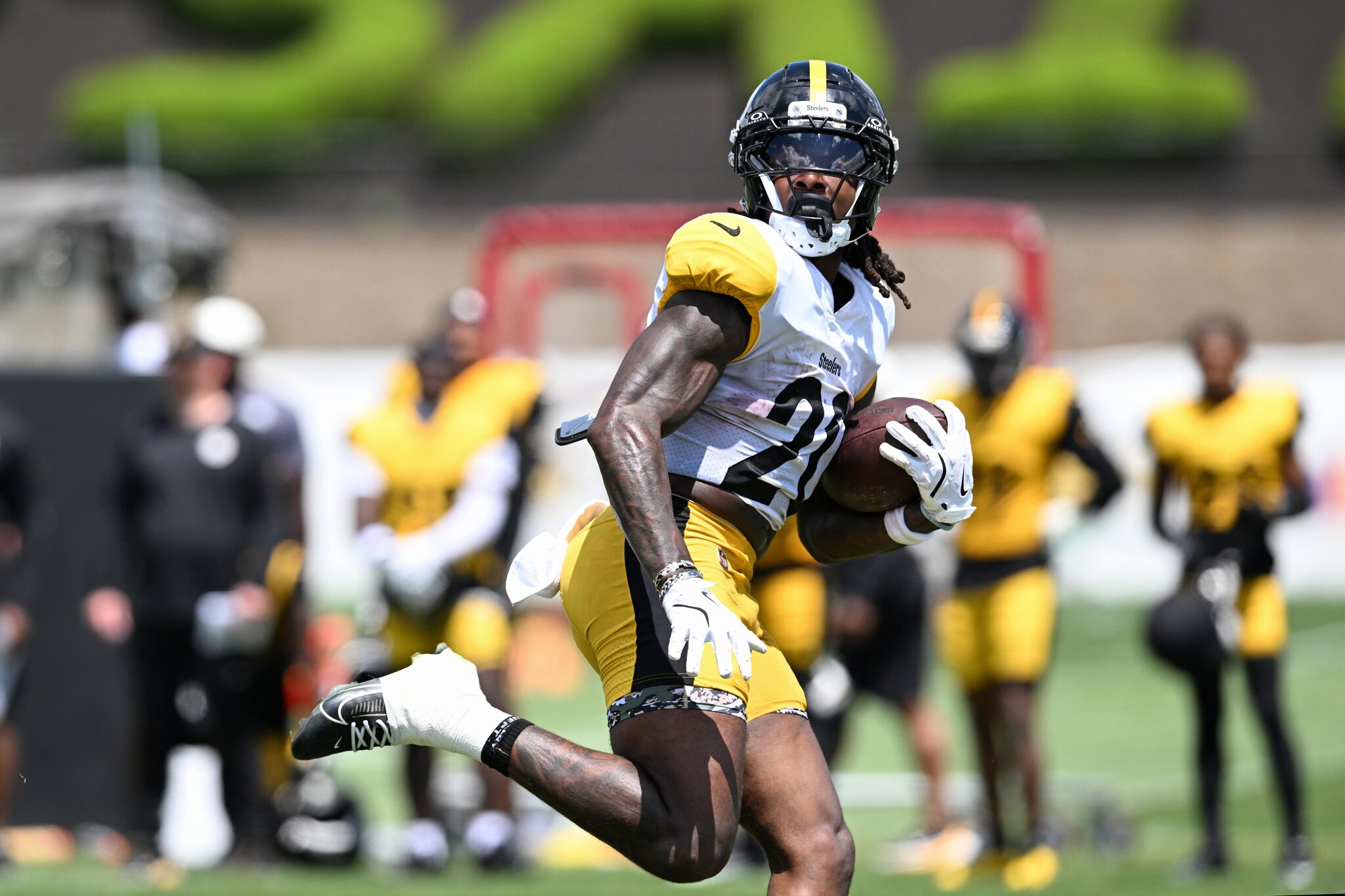 Be prepared for the preseason with our Pittsburgh Steelers roster