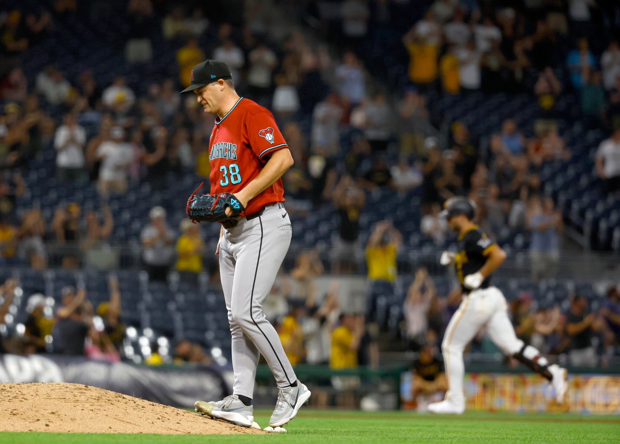 Paul Sewald out as Arizona Diamondbacks closer