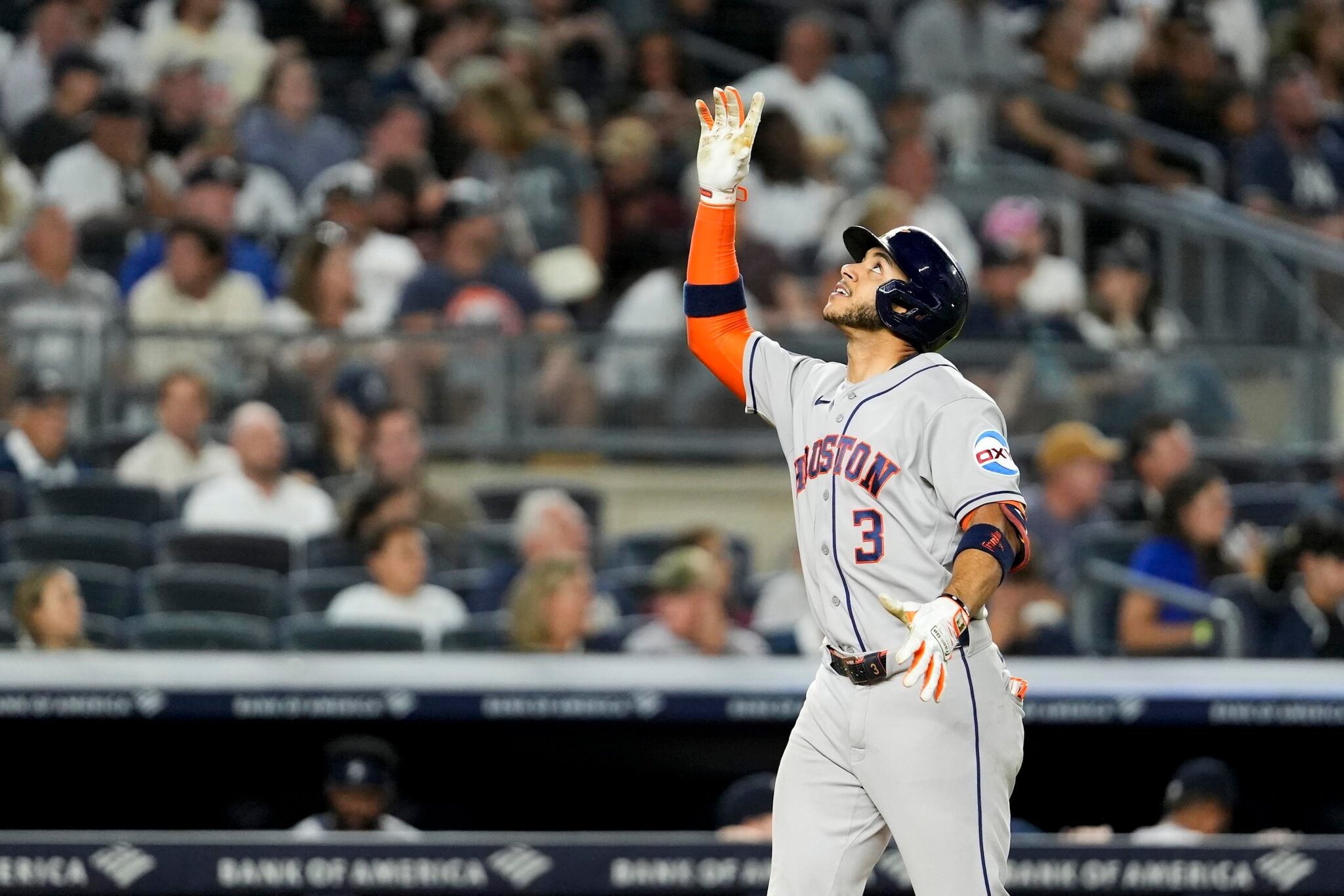 Rare bullpen meltdown dooms series-opening loss to the Astros
