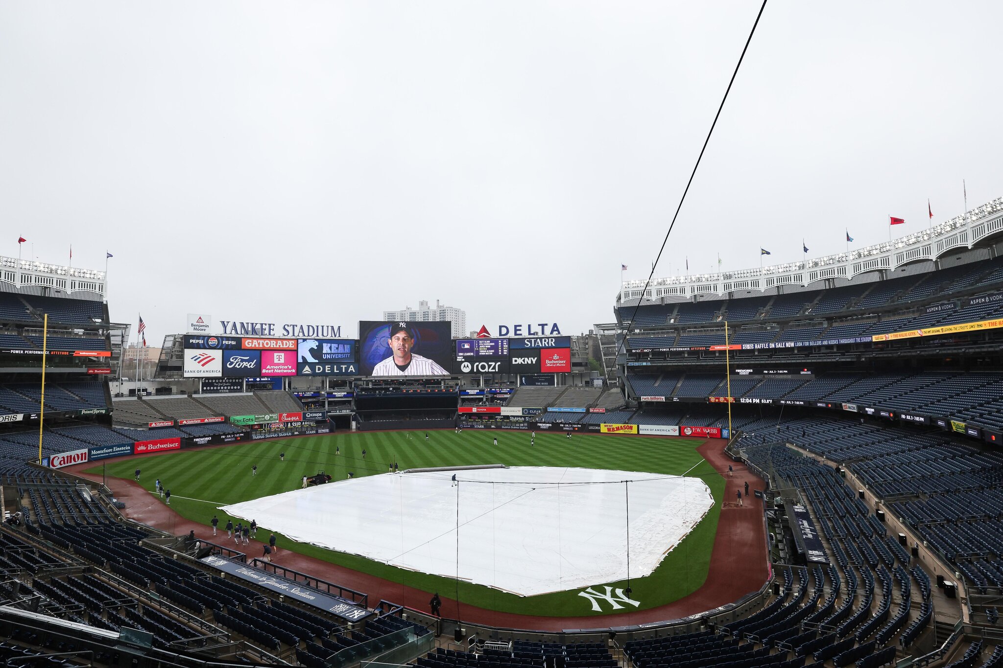 Braves at Yankees rain delay chat and discussion