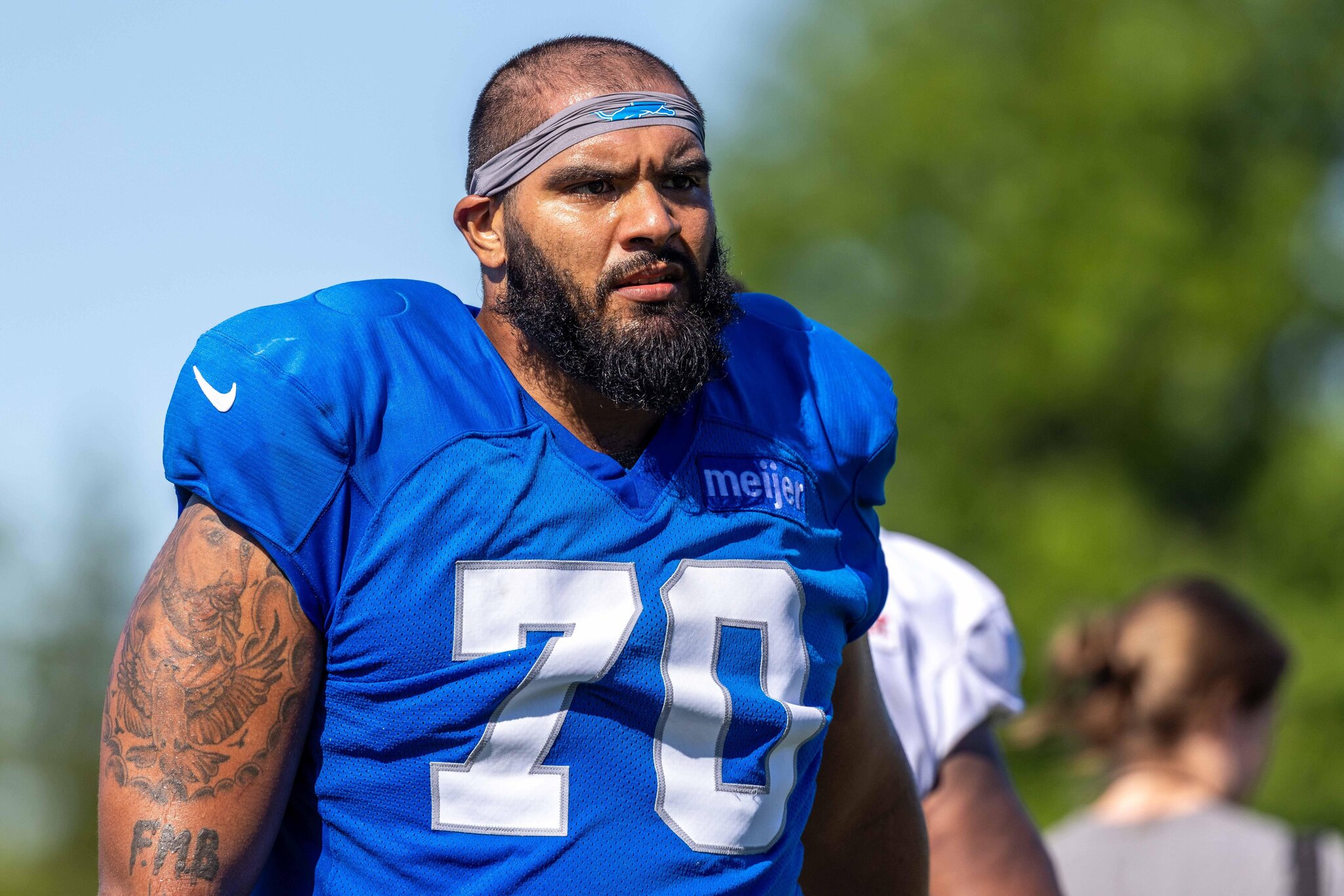 Do the Detroit Lions need to add a center after Cade Mays’ injury?