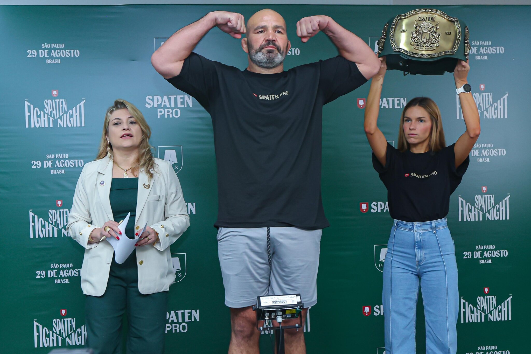 Spaten Fight Night 3 weigh-in results: Glover Teixeira 10 pounds heavier than Shogun Rua