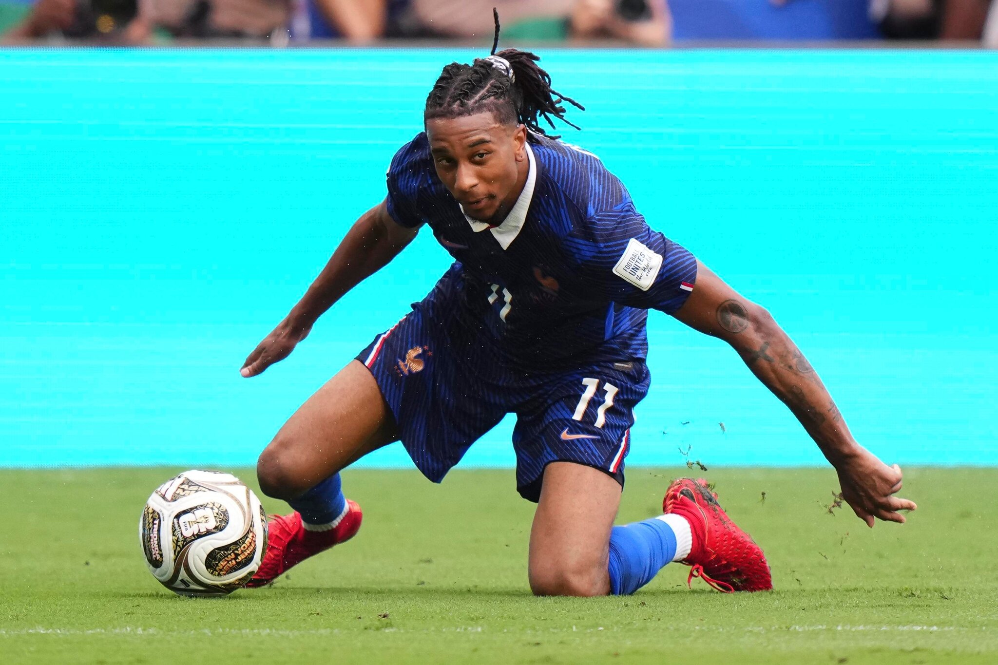 Bayern Munich News: Not even €200 million might convince FC Bayern to sell Michael Olise; PSG forward on Bayern’s radar?; and…
