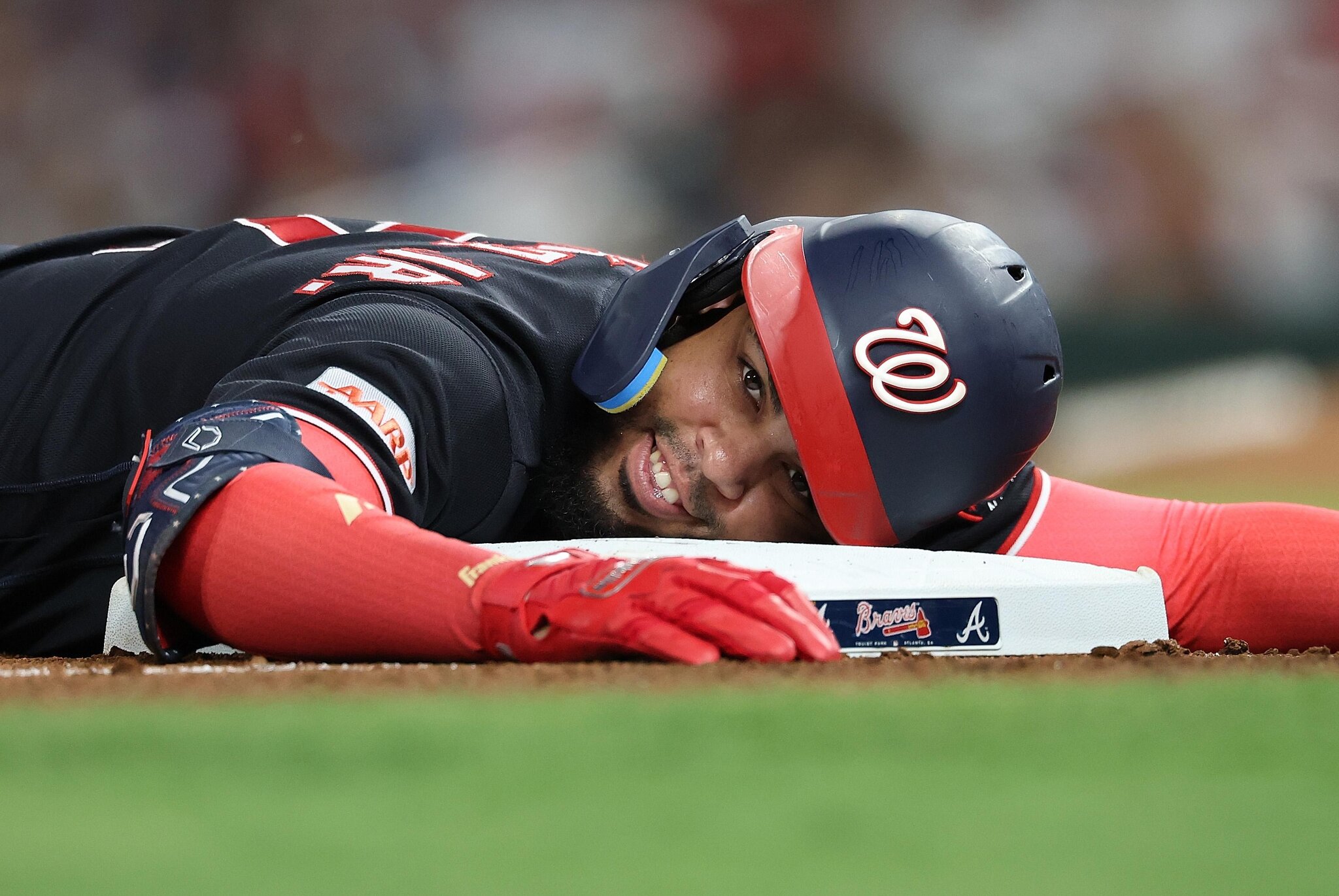 What do fans think about the Yankees’ acquisition of Luis García Jr.?