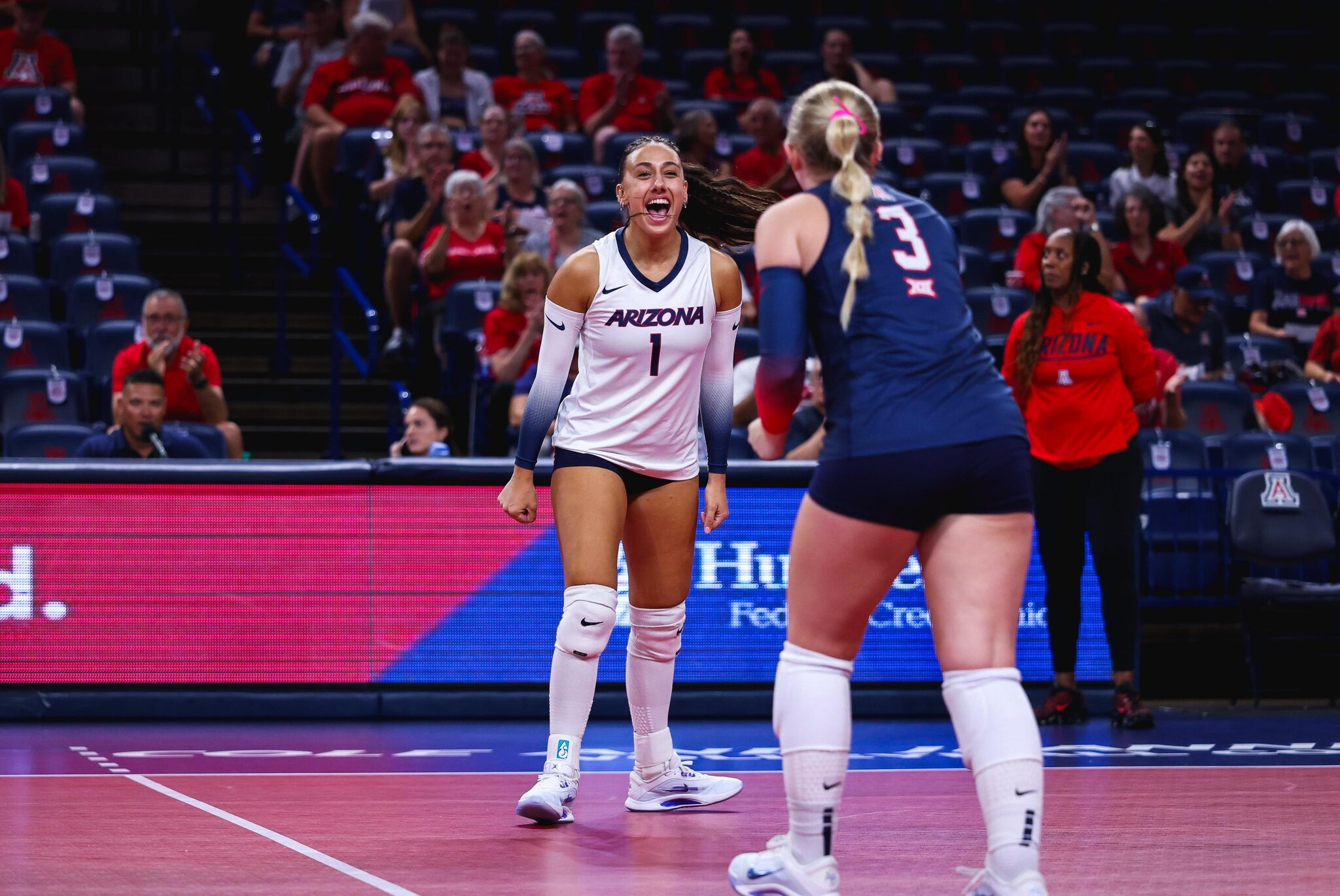 Lights-out performance for Arizona and GCU in volleyball exhibition